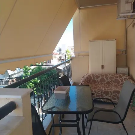 Apartment ευρύχωρο διαμέρισμα, 200μ. από τη θάλασσα.