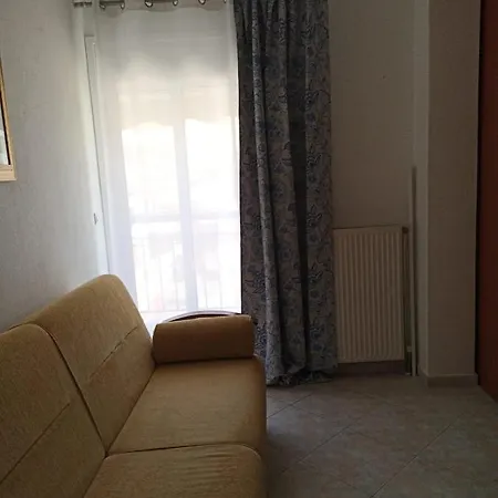 ευρύχωρο διαμέρισμα, 200μ. από τη θάλασσα. * Nea Kallikrateia